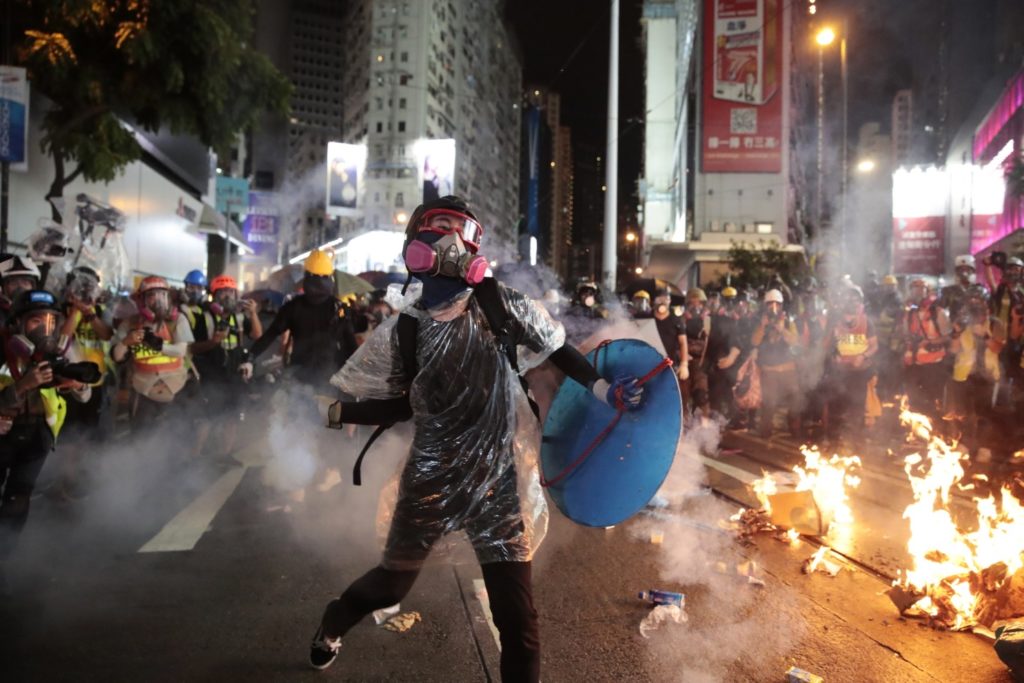 HONG KONG: tra contraddizioni e meraviglia, l’agonia e la lotta per il sogno democratico